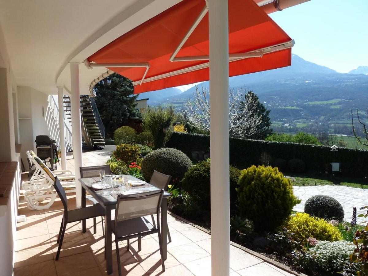 Vue Sur Les Montagnes Apartment Амбрюн Екстериор снимка